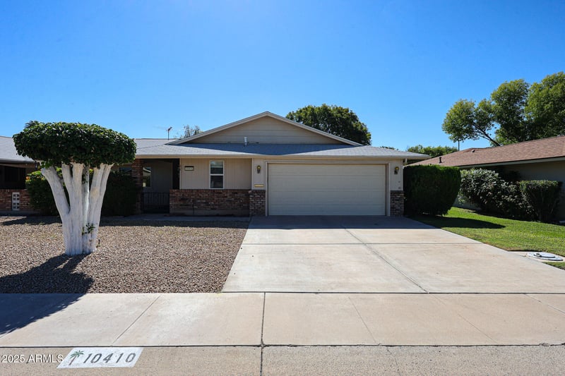 10410 Saratoga Cir, Sun City, AZ 85351