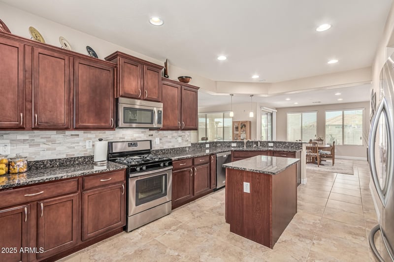 10412 Cottontail Ln, Peoria, AZ 85383