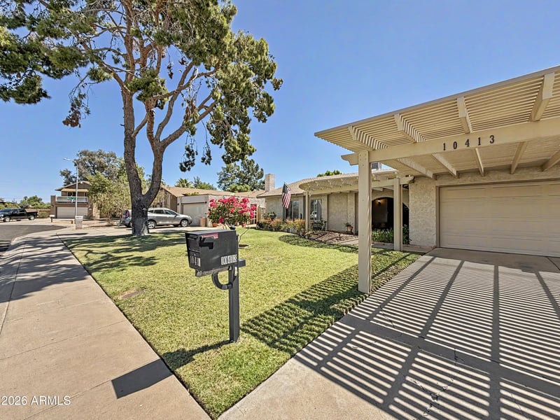 10413 N 46th Ave, Glendale, AZ 85302