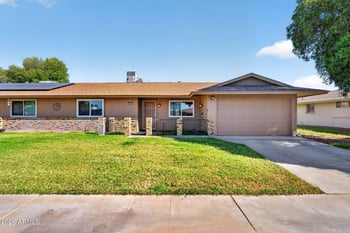 10413 Roundelay Cir, Sun City, AZ 85351