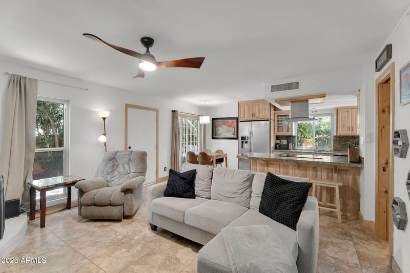 10414 10th St #1, Phoenix, AZ 85020