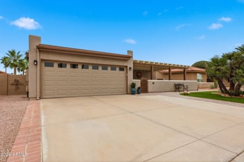 10414 Silvertree Dr, Sun Lakes, AZ 85248