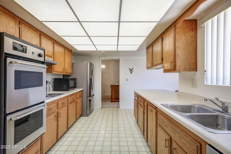 10415 Camelot Cir, Sun City, AZ 85351
