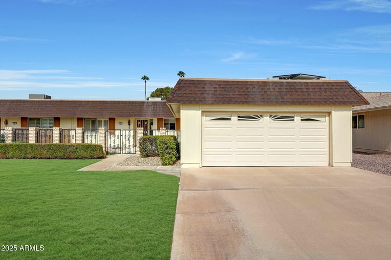 10416 Prairie Hills Cir, Sun City, AZ 85351