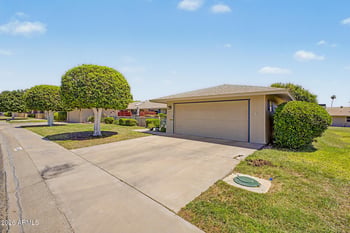 10418 El Capitan Cir, Sun City, AZ 85351