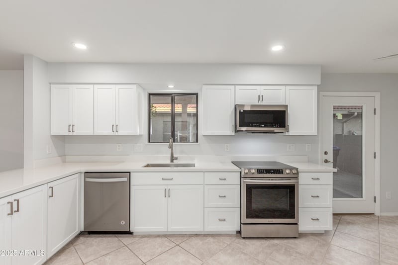 10418 Watford Way, Sun Lakes, AZ 85248