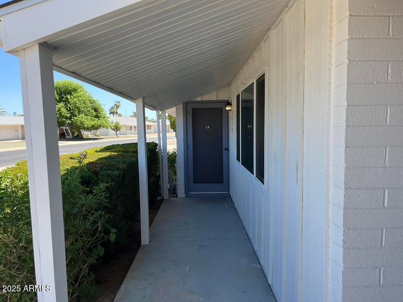 10419 Snead Dr, Sun City, AZ 85351