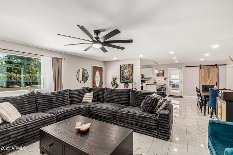 1042 9th Pl, Mesa, AZ 85201