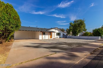 1042 9th Pl, Mesa, AZ 85201