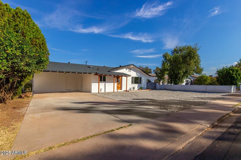 1042 9th Pl, Mesa, AZ 85201