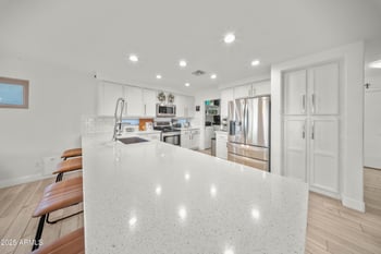 1042 Bruce Ave, Gilbert, AZ 85233