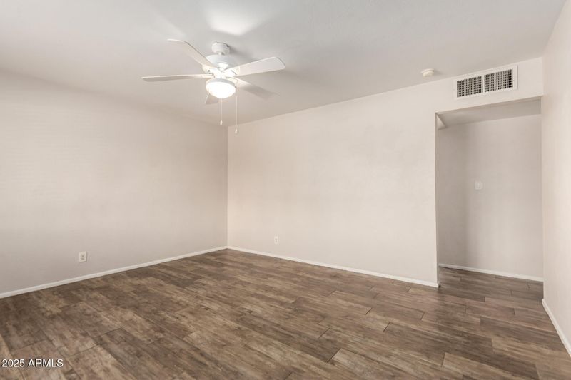 1042 E El Camino Dr, Phoenix, AZ 85020