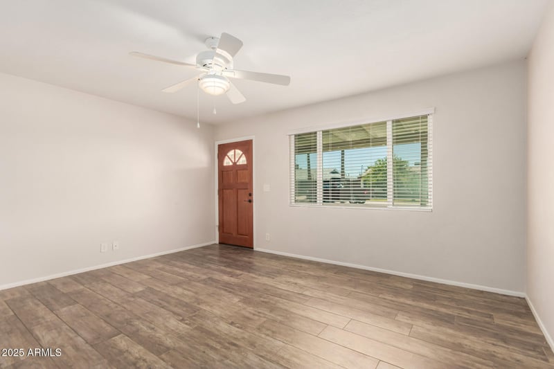 1042 El Camino Dr, Phoenix, AZ 85020