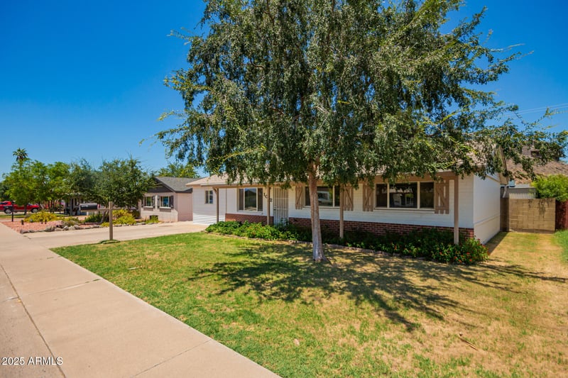 1042 El Camino Dr, Phoenix, AZ 85020