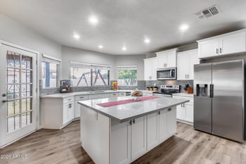 1042 Newport Beach Dr, Gilbert, AZ 85233