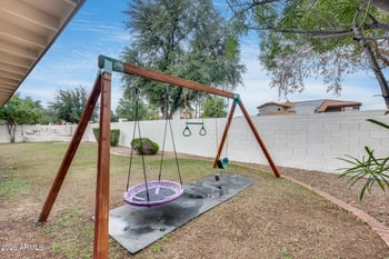 1042 Newport Beach Dr, Gilbert, AZ 85233