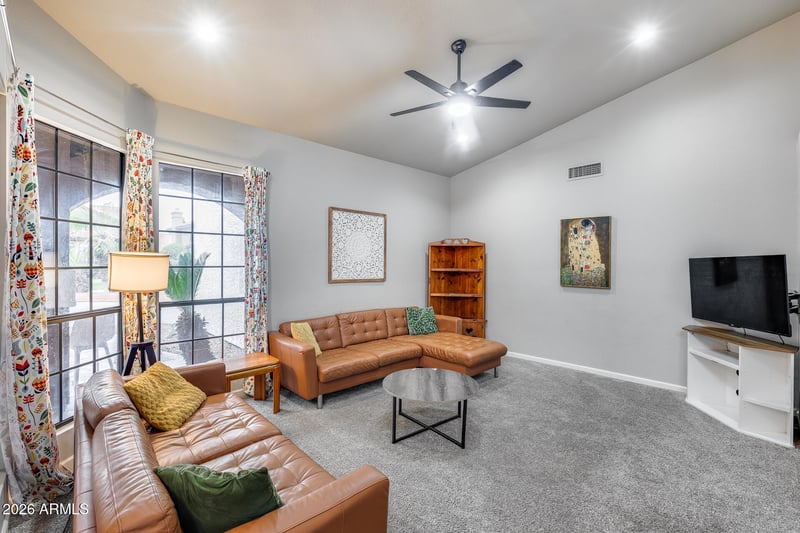 1042 Newport Beach Dr, Gilbert, AZ 85233