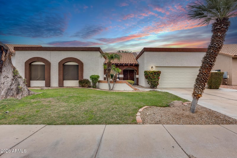 1042 Newport Beach Dr, Gilbert, AZ 85233