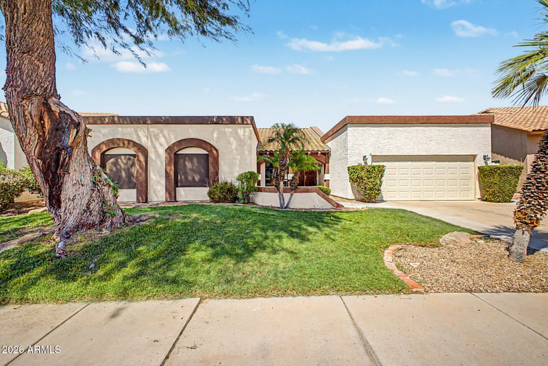 1042 Newport Beach Dr, Gilbert, AZ 85233