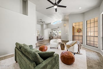 1042 Newport Beach Dr, Gilbert, AZ 85233