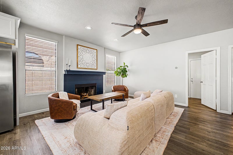1042 Newport Beach Dr, Gilbert, AZ 85233