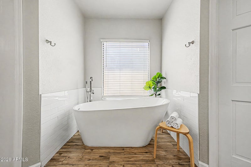 1042 Newport Beach Dr, Gilbert, AZ 85233