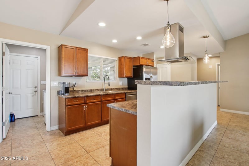 10420 Devonshire Ave, Phoenix, AZ 85037