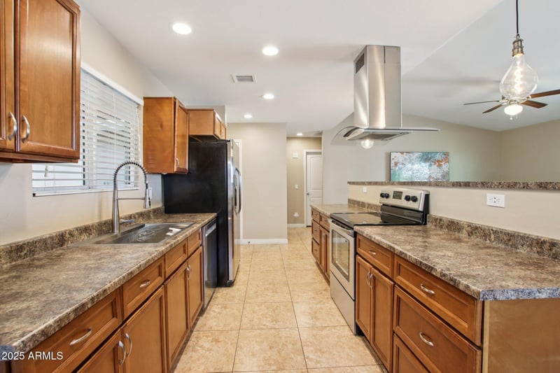 10420 Devonshire Ave, Phoenix, AZ 85037