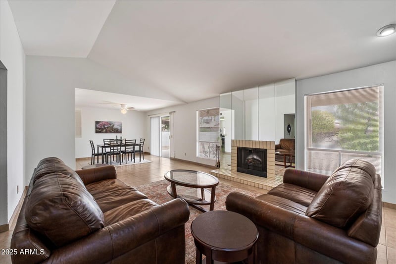 10421 Silvertree Dr, Sun Lakes, AZ 85248