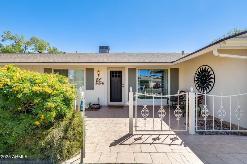10422 Camelot Cir, Sun City, AZ 85351