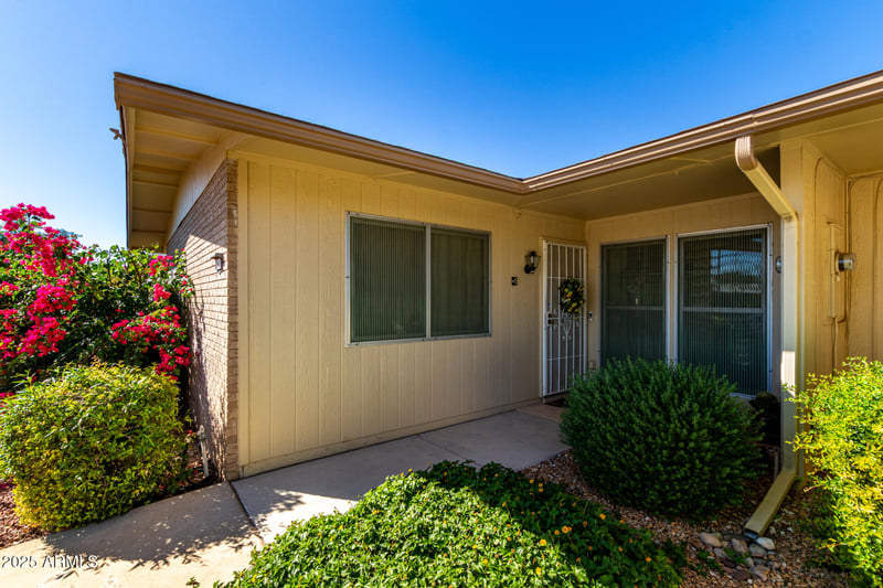 10422 Ocotillo Dr, Sun City, AZ 85373