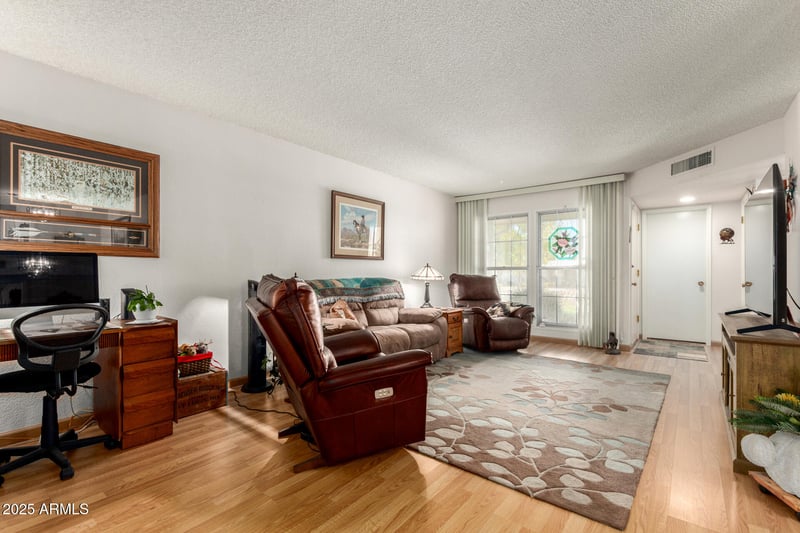 10422 Ocotillo Dr, Sun City, AZ 85373