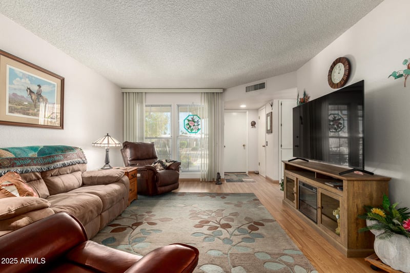 10422 Ocotillo Dr, Sun City, AZ 85373