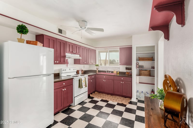 10425 111th Ave, Sun City, AZ 85351