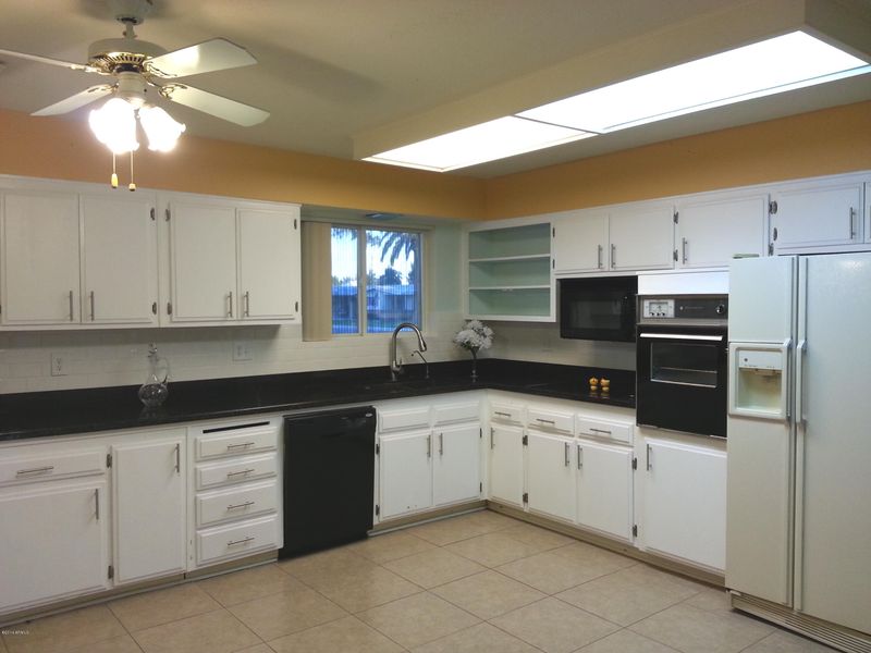 10426 N 105th Ave, Sun City, AZ 85351