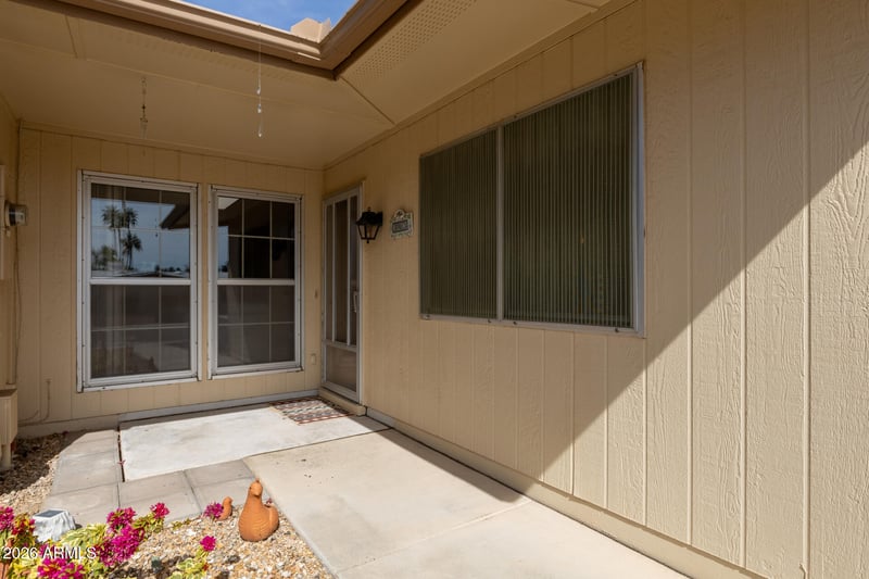 10426 Ocotillo Dr, Sun City, AZ 85373