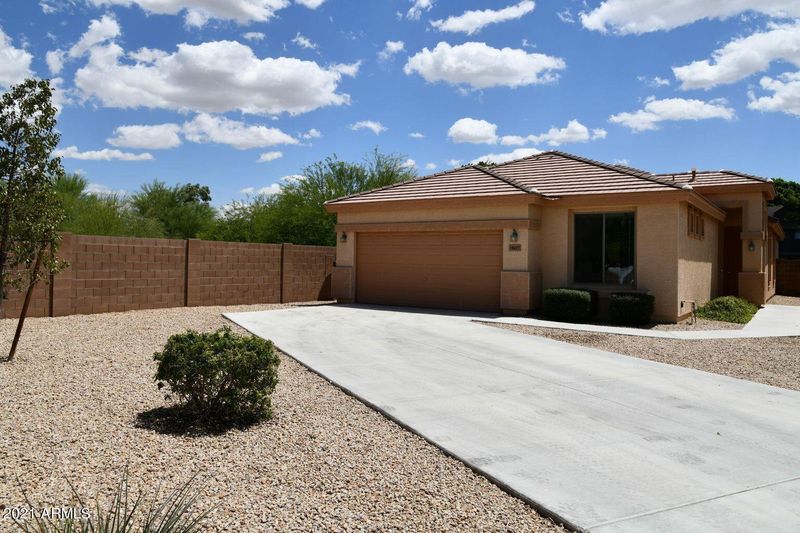 10427 N 52nd Dr, Glendale, AZ 85302