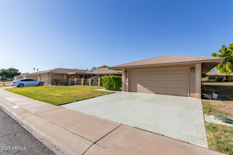 10427 Roundelay Cir, Sun City, AZ 85351