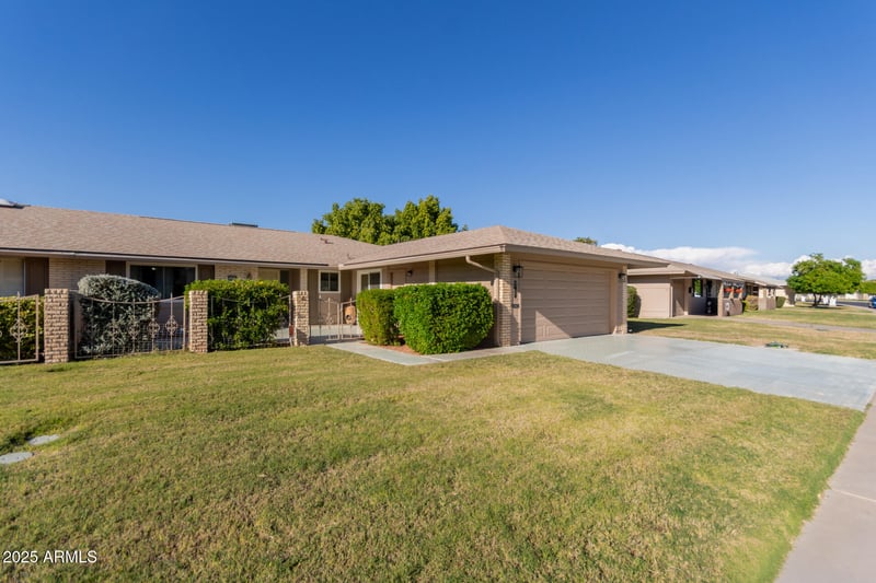 10427 Roundelay Cir, Sun City, AZ 85351