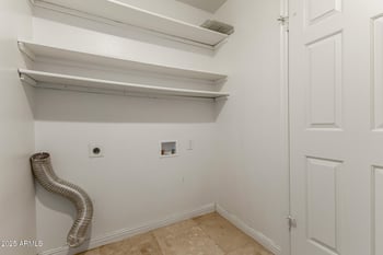 10428 53rd Dr, Glendale, AZ 85302