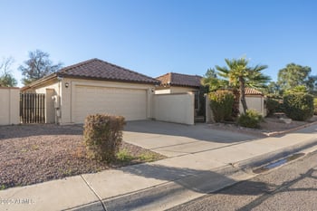 10428 53rd Dr, Glendale, AZ 85302