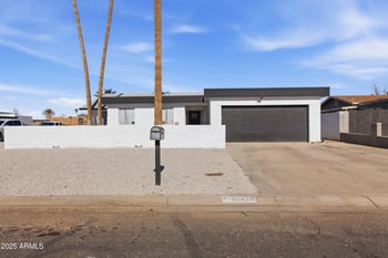 10428 Calle De Plata St, Phoenix, AZ 85037