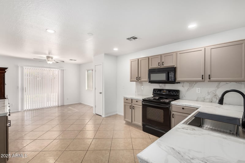 10429 Miami St, Tolleson, AZ 85353