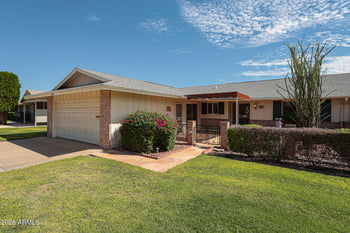 10429 W Prairie Hills Cir, Sun City, AZ 85351