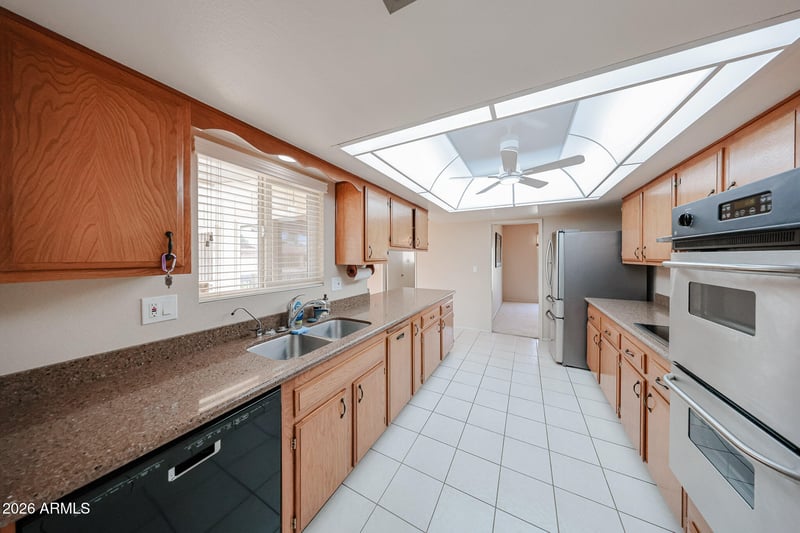 10429 W Prairie Hills Cir, Sun City, AZ 85351