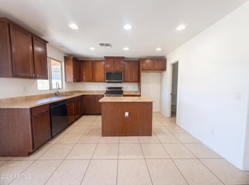 1043 Daniella Dr, San Tan Valley, AZ 85140