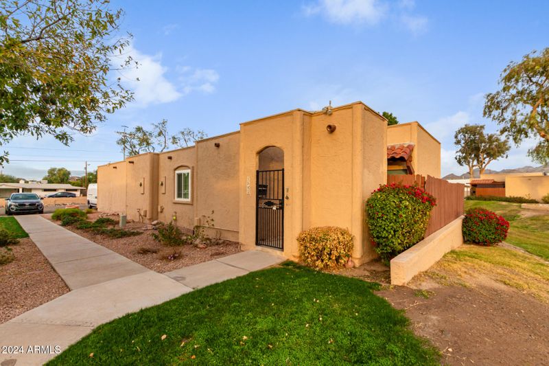 1043 E Northern Ave, Phoenix, AZ 85020