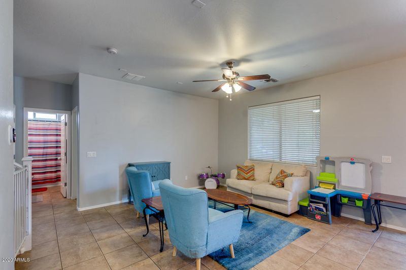 1043 E Saddleback Pl, San Tan Valley, AZ 85143