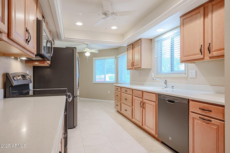 10433 Hutton Dr, Sun City, AZ 85351