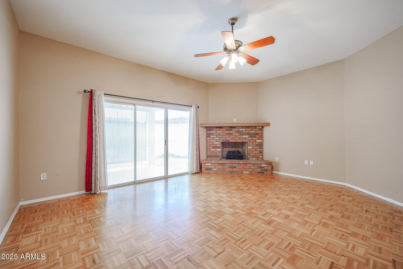 10433 Hutton Dr, Sun City, AZ 85351